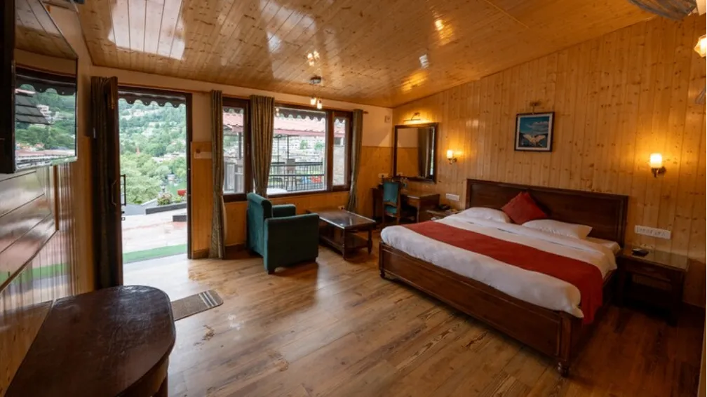 Lake Facing Cottage